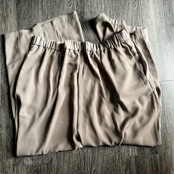 Wide Leg Flowy Trouser Pant - Picture 4 of 4